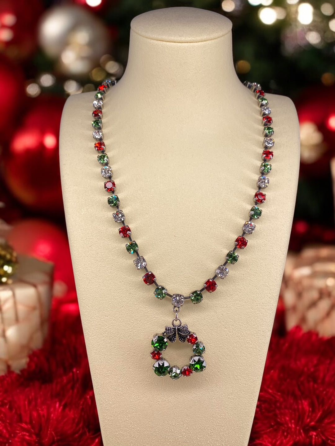 Holiday Stunner Christmas Wreath Crystal Necklace – Joy Country
