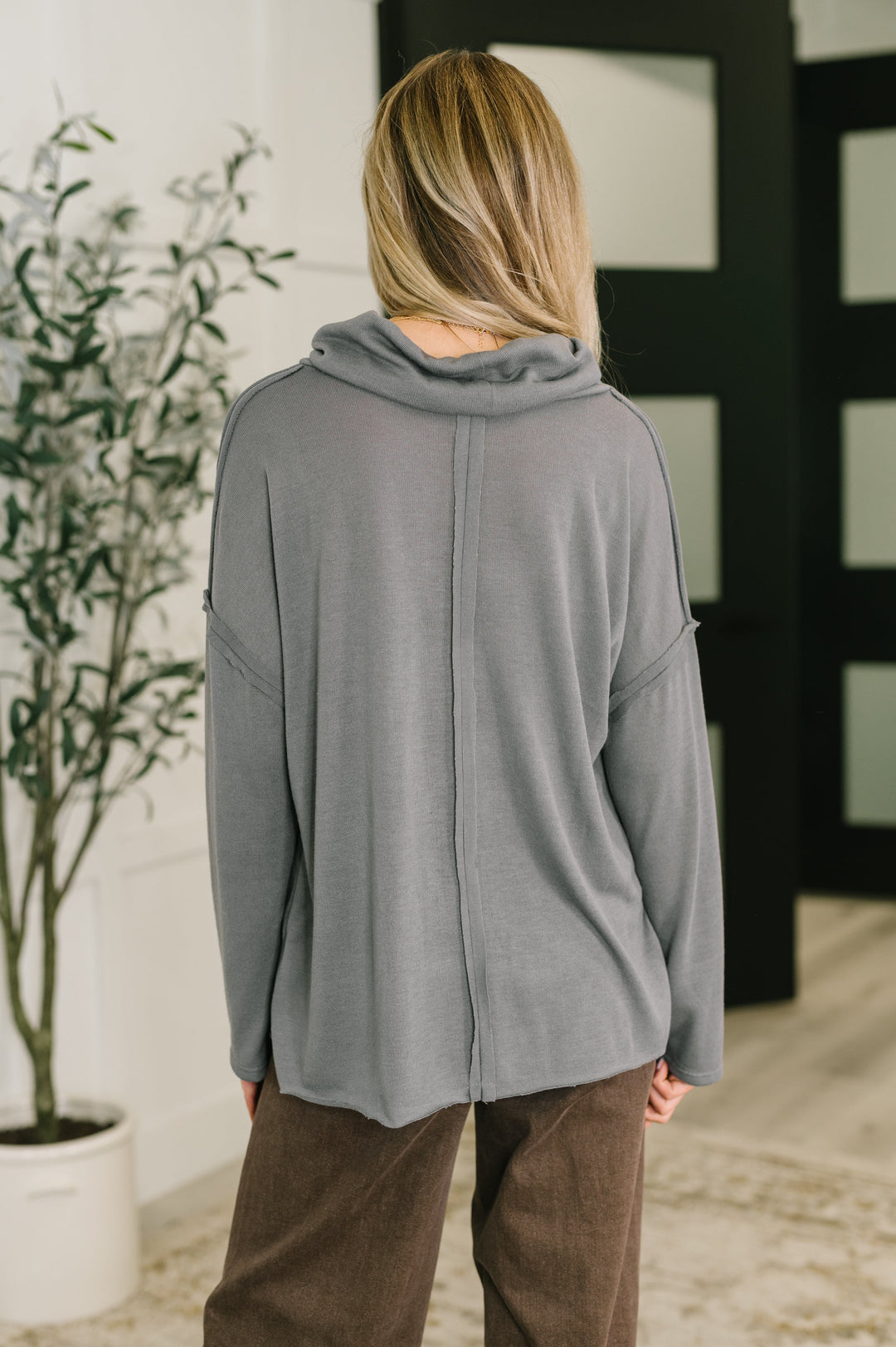 Metro Flow Center Seam Turtleneck   Womens Joy & Country