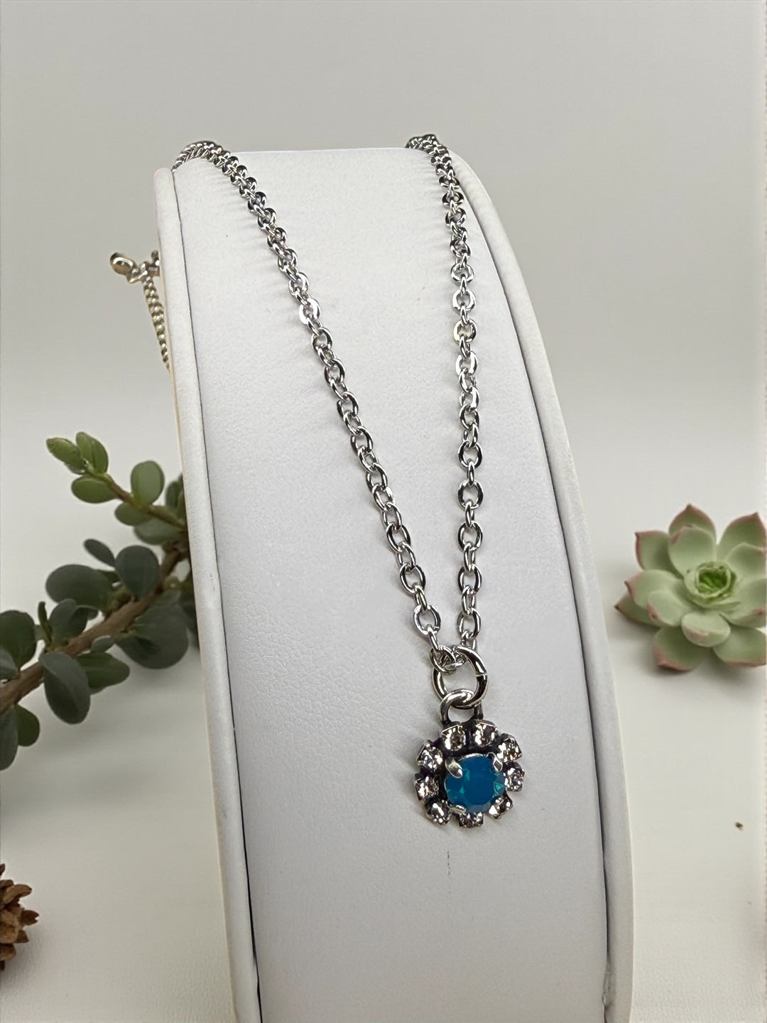 [PRE-ORDER] Surrounded By Grace - Crystal Circle Rhinestone Necklace - Blue [SHIPS IN 1-2 WEEKS]
