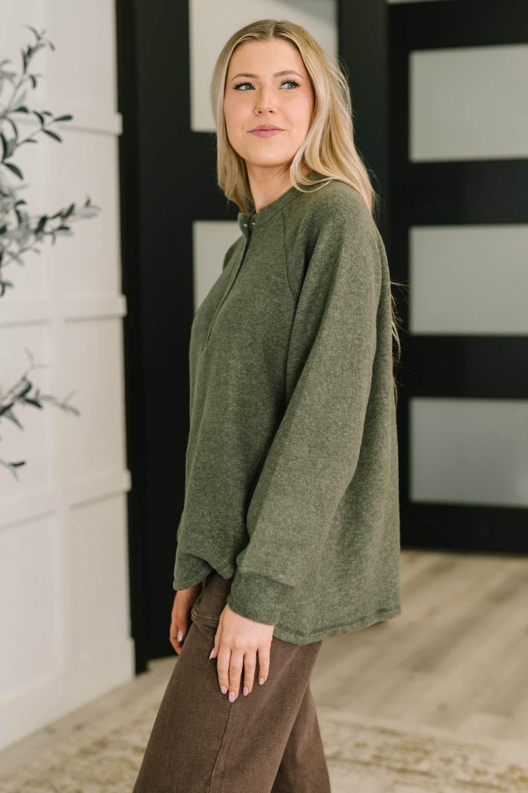 Urban Flux Scooped Hi-Low Long Pullover in Olive   Womens Joy & Country