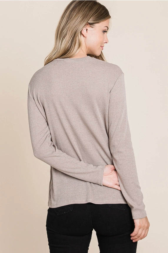 Hits The Spot - Ribbed Keyhole Top