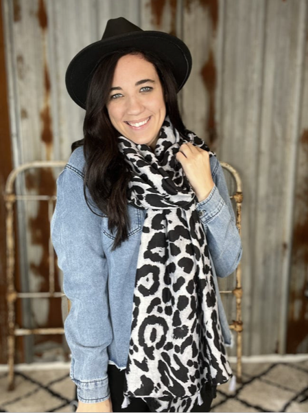 Year-Round Fashion Oversized Leopard Tassel Scarf