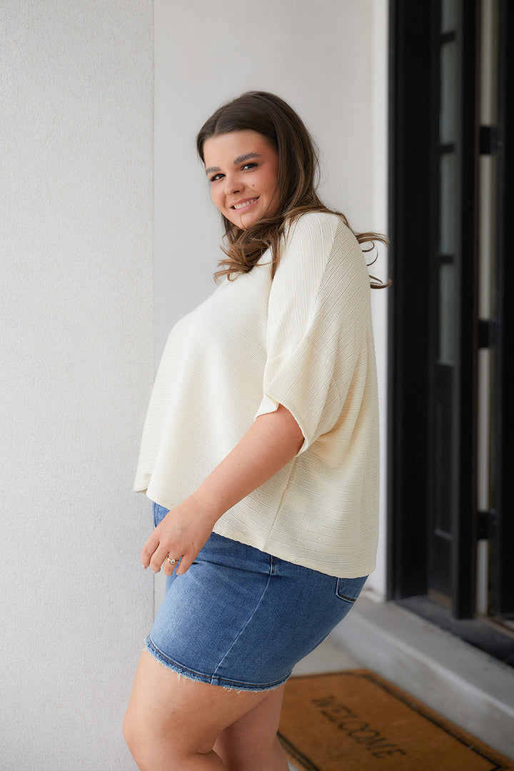Boxy Comfort Oversized Collared Top