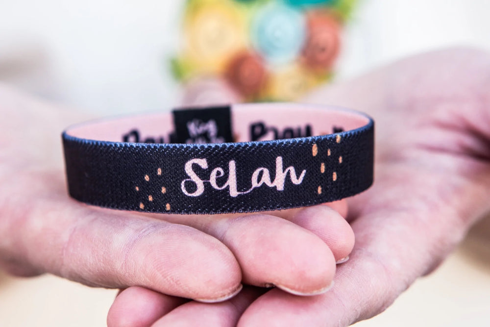 Selah: Pause, Pray, Praise - Stretchy Bracelet - Joy & Country